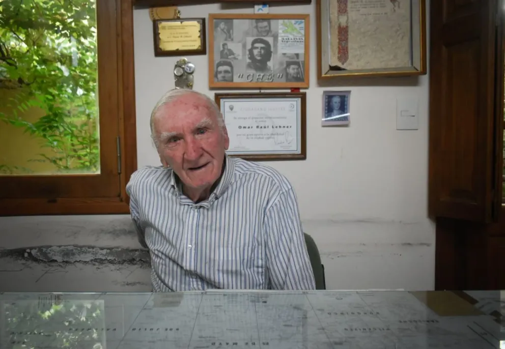 Lenher recibió a NoticiasNet en la oficina de su casa, en el centro de la capital rionegrina  -fotos: Vanesa Schwemmler. 