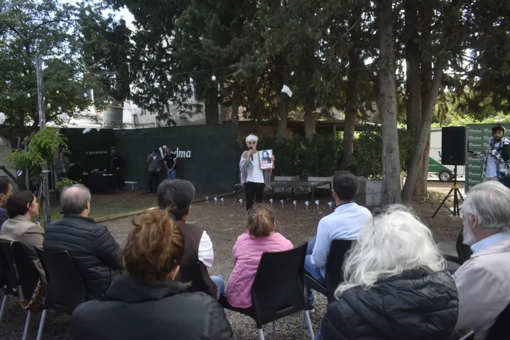 Cielo Taimite fue una de las oradoras del acto por la memoria  -fotos: Vanesa Schwemmler. 