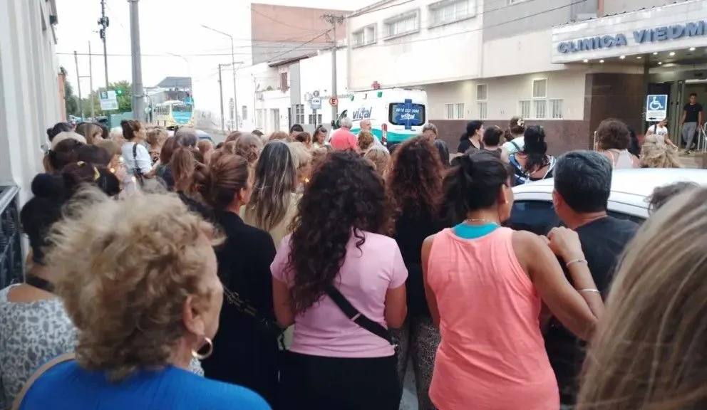 A fines de enero sus alumnas realizaron un abrazo simbólico cuando estaba internada en un centro privado de Viedma. 