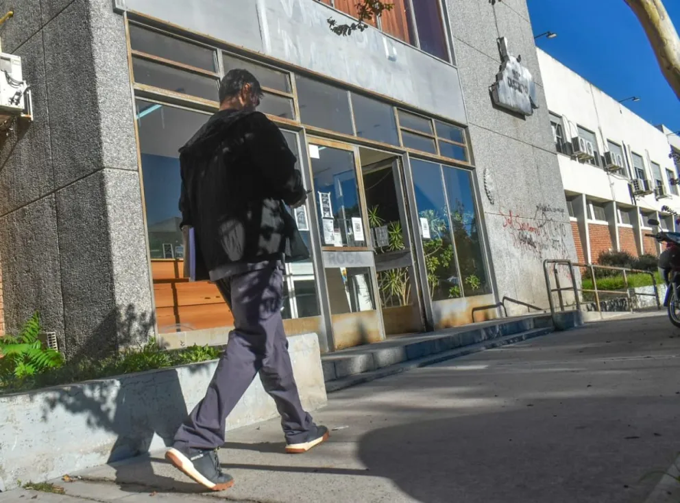 El edificio de Vialidad está ubicado en pleno centro de la capital rionegrina. Foto Vanesa Schwemmler para NoticiasNet.