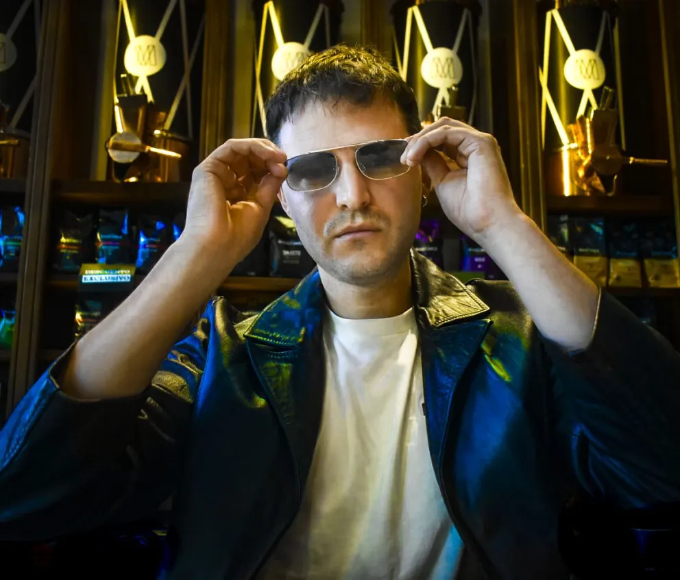 Milton Fuentes es la nueva cara del Indie Pop y la electrónica en Viedma - Fotos Vanesa Schwemmler.