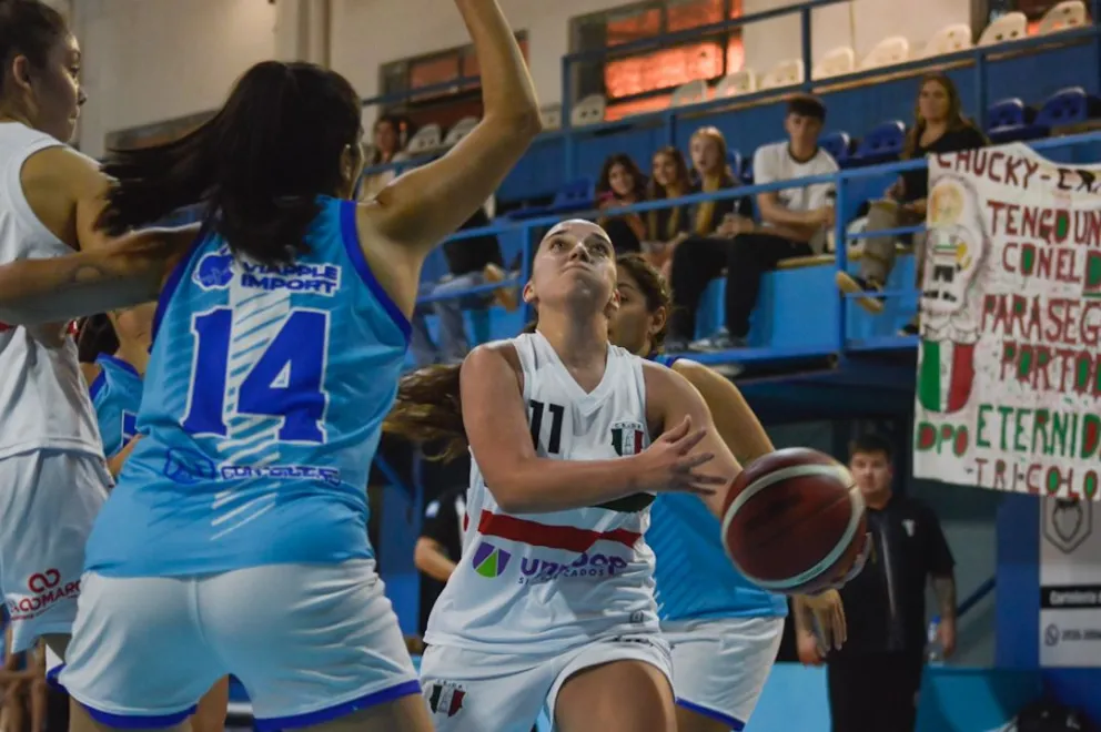Las tricolores siguen su rumbo de triunfos. Foto Emanuel Mirenghi Archivo. 