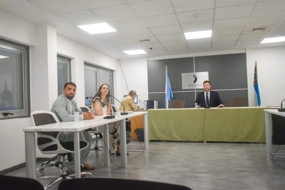 Gandolfi y los querellantes. Norellys María de Rosario Amaya Sosa se presentó vía Zoom.Fotos: NoticiasNet