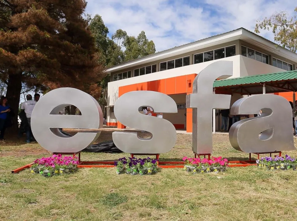 La ESFA cumplió medio siglo de vida, con el lema de educar y producir. Foto archivo.