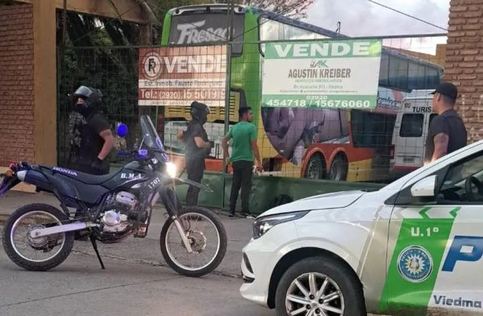 La detención del joven tras un importante operativo. Foto gentileza.