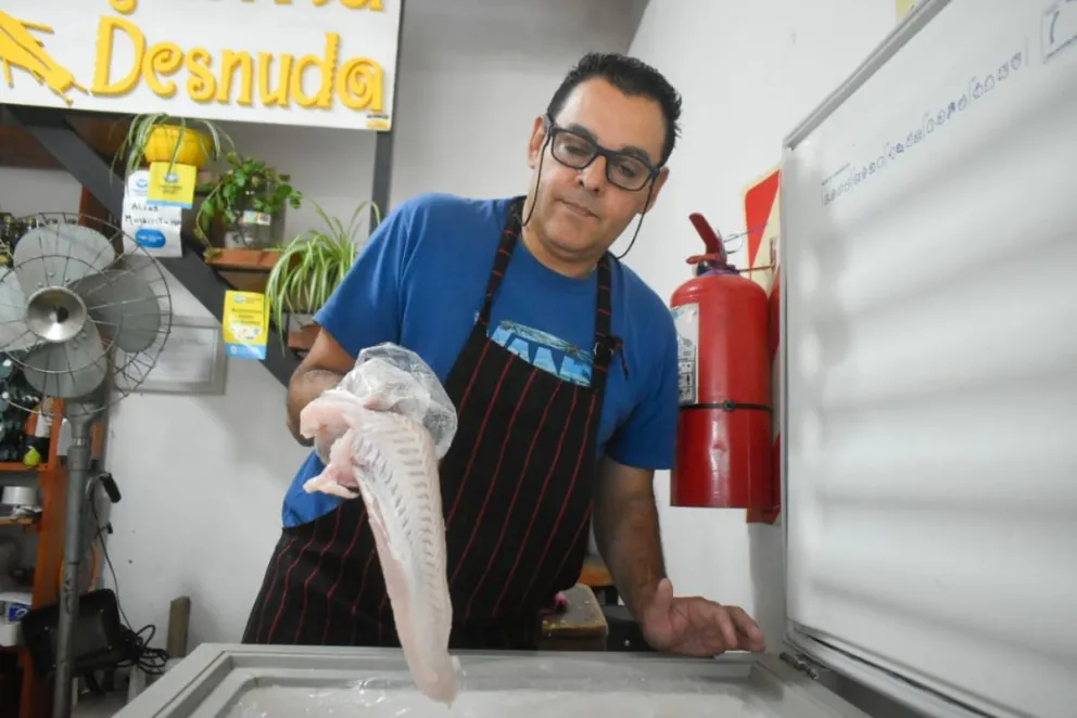La merluza sigue siendo la estrella por precio y preferencia. Fotos: Vanesa Schewmmler para NoticiasNet.