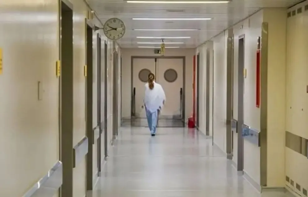 La mujer habría trabajado en hospitales y clínicas de Roca y Regina sin contar con un título habilitante. El Ministerio de Salud ya le dio de baja la matrícula. Foto: archivo