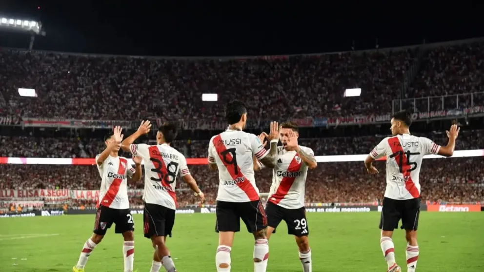 Partido por la fecha 13 del Torneo Apertura.