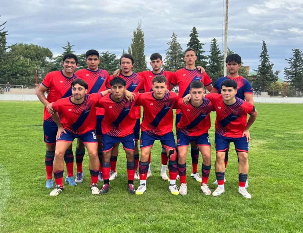 Debut fuera de casa para el "rojo". Foto: prensa Villa Congreso.