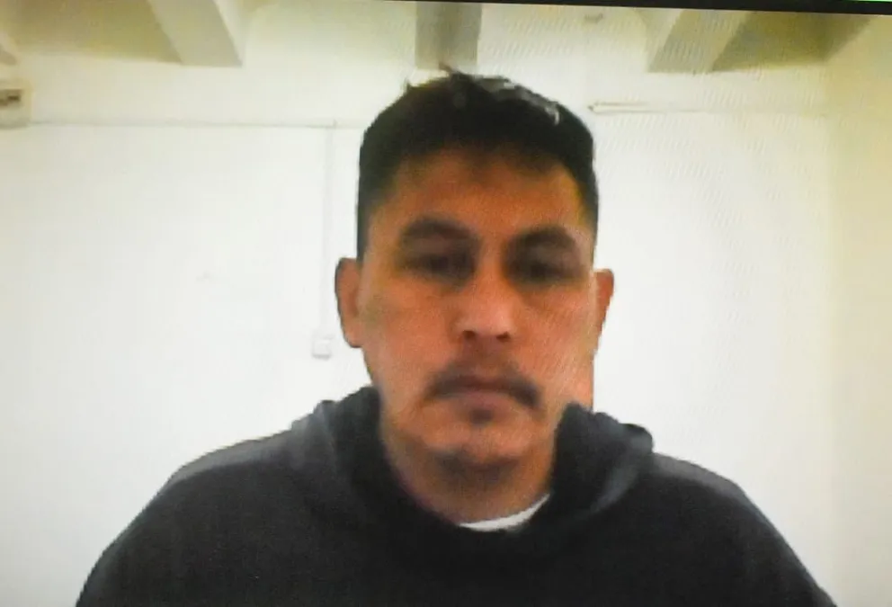 Cristian Ernesto Parra Quiñenao salió vía Zoom desde el Penal de Roca. Foto NoticiasNet.