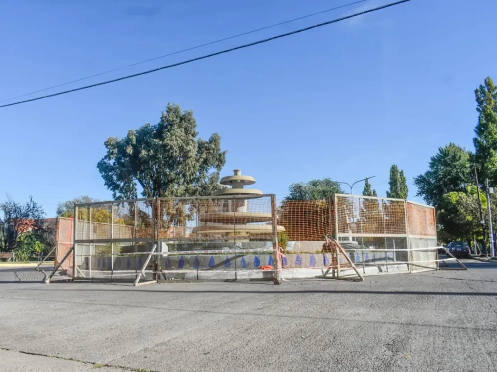 Desde el municipio están interviniendo la Fuente Pucará por vandalizmo. Foto: Vanesa Schwemmler
