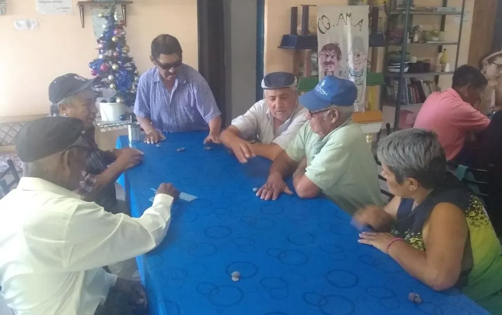 La solidaridad de la comunidad permite que el comedor resista en el peor momento económico.
