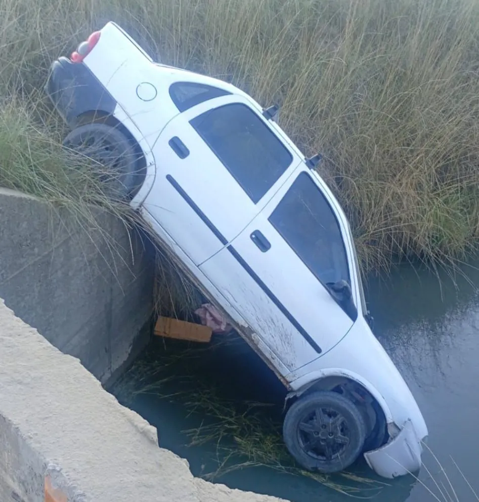 Así quedó el vehículo. Foto gentileza Taxistas en Movimiento.
