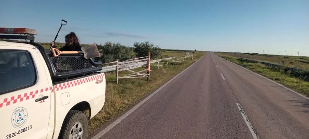 Personal de Defensa Civil trabajó en el lugar vallando el sector. 