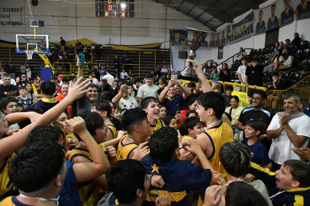 Visita del campeón a Radio Noticias. 