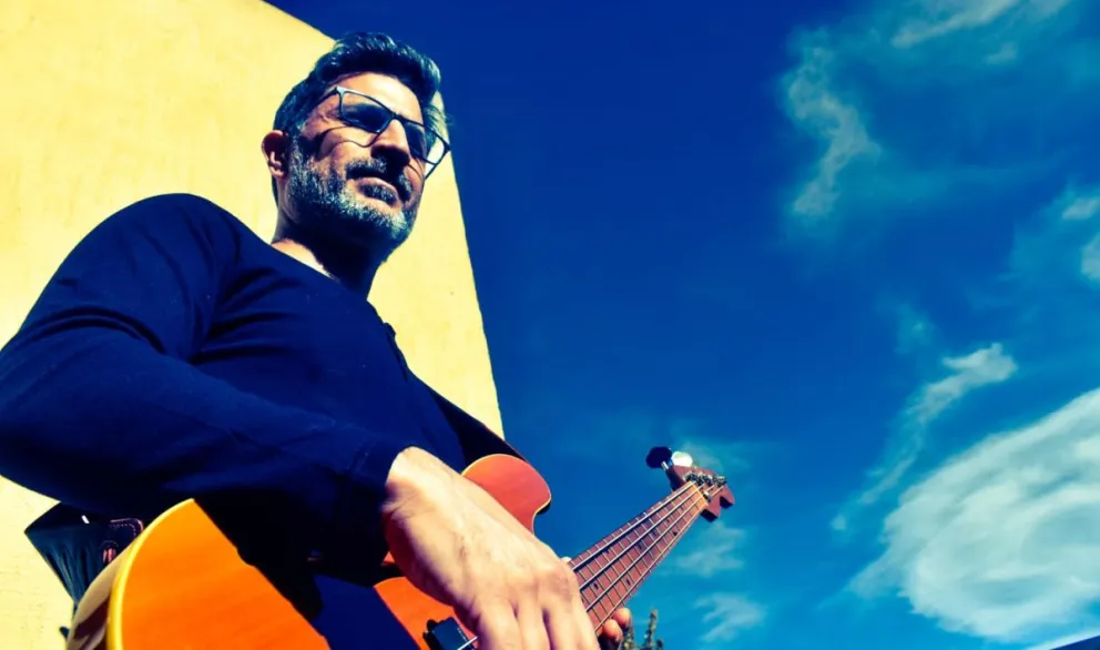 Juan Antares inició su año musical en banda con Proyecto Antártico - Fotos Vanesa Schwemmler.