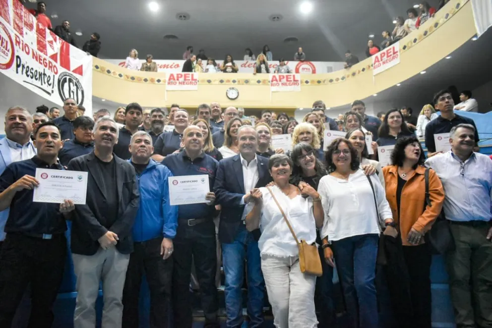 La nueva comisión de APEL. Foto: Vanesa Schwemmler