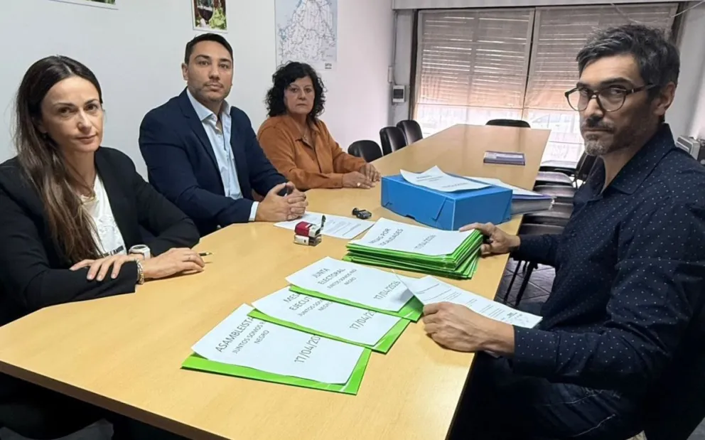 El partido cumple la promesa de renovación total y se prepara para una nueva etapa política.