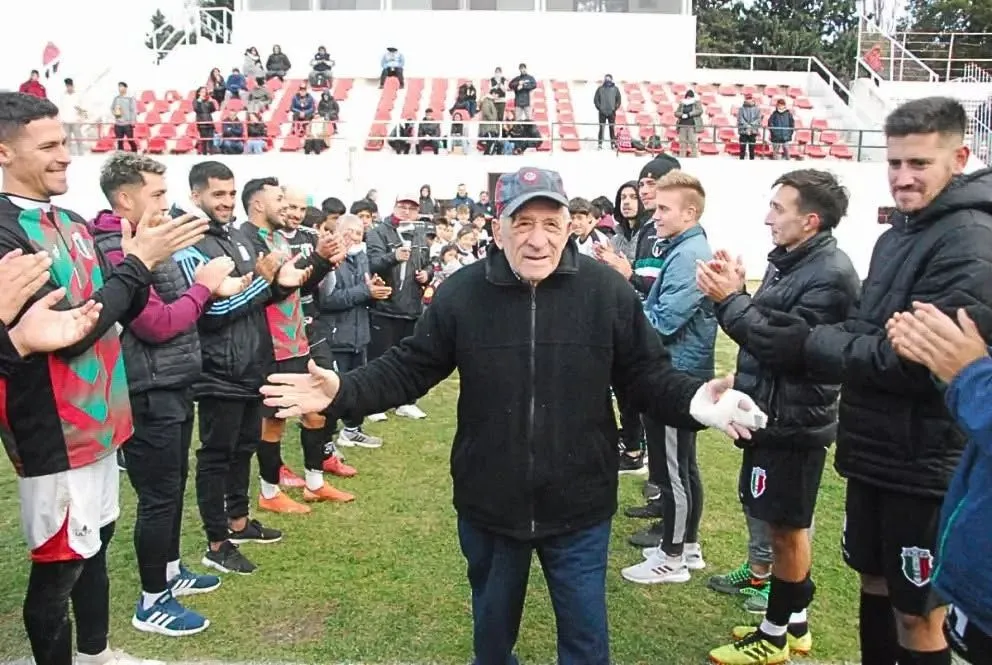 "El Mono" Zúñiga fue una leyenda del fútbol local, especialmente en "El Tricolor" Deportivo Patagones. 