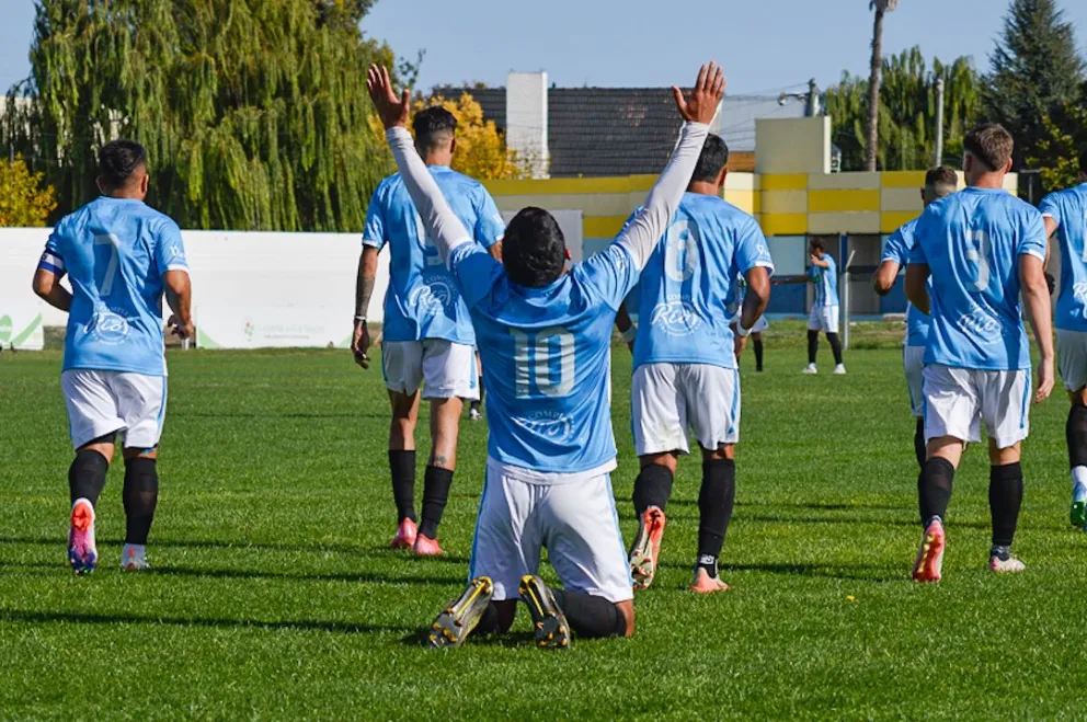 Sol sigue invicto en su casa. Fotos: Emanuel Mirenghi para NoticiasNet.