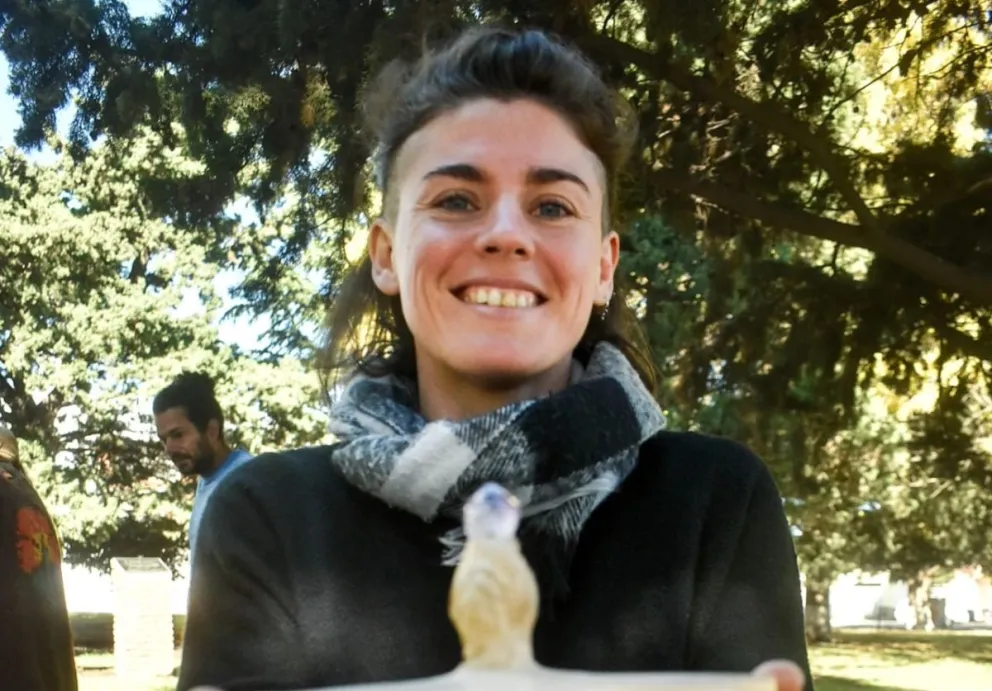 La joven emprendedora participando de la Feria Agroecológica. Fotos Vanesa Scwemmler para NoticiasNet.