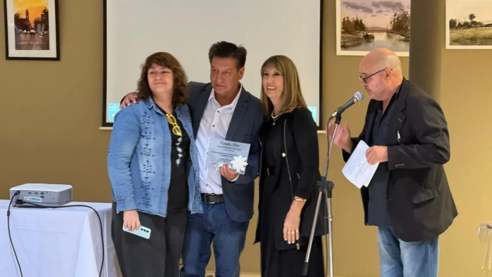 El reconocimiento fue a sala llena y profundamente cargado de emoción. Foto: Gentileza