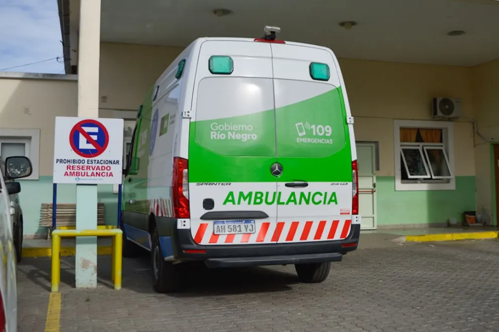 Era trasladado en ambulancia al momento que se produjo el luctuoso episodio. Foto NoticiasNet (archivo).