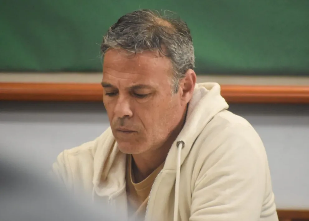 El hecho juzgado ocurrió el 11 de agosto de 2024, en el kilómetro 9 de la ruta Provincial 1. El conductor aceptó su responsabilidad y hoy se debatió cuánto pena le corresponde. Pidieron prisión efectiva y los defensores en suspenso. Fotos: NoticiasNet. 