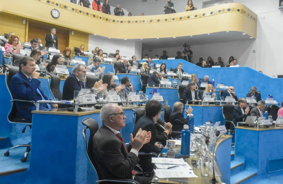 La actividad parlamentaria, prevista para las 8, comenzó con media hora de retraso. Foto: Vanesa Schwemmler