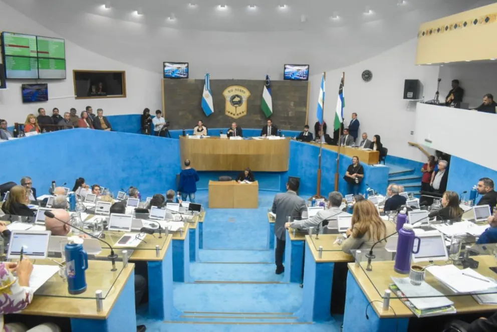 Un total de 41 parlamentarios dieron su beneplácito al proyecto, tres se pronunciaron en forma negativa, mientras que dos no estaban al momento de alzar la mano. Foto: Vanesa Schwemmler para NoticiasNet.