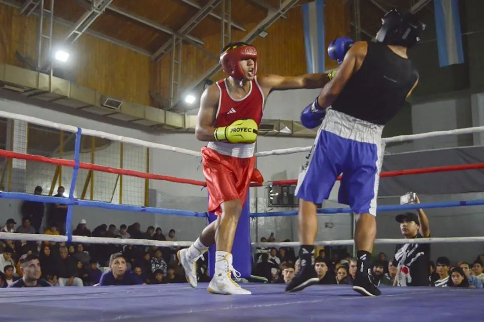 Zilli ganó por puntos su combate ante Quilaleo. Fotos: Emanuel Mirenghi. 