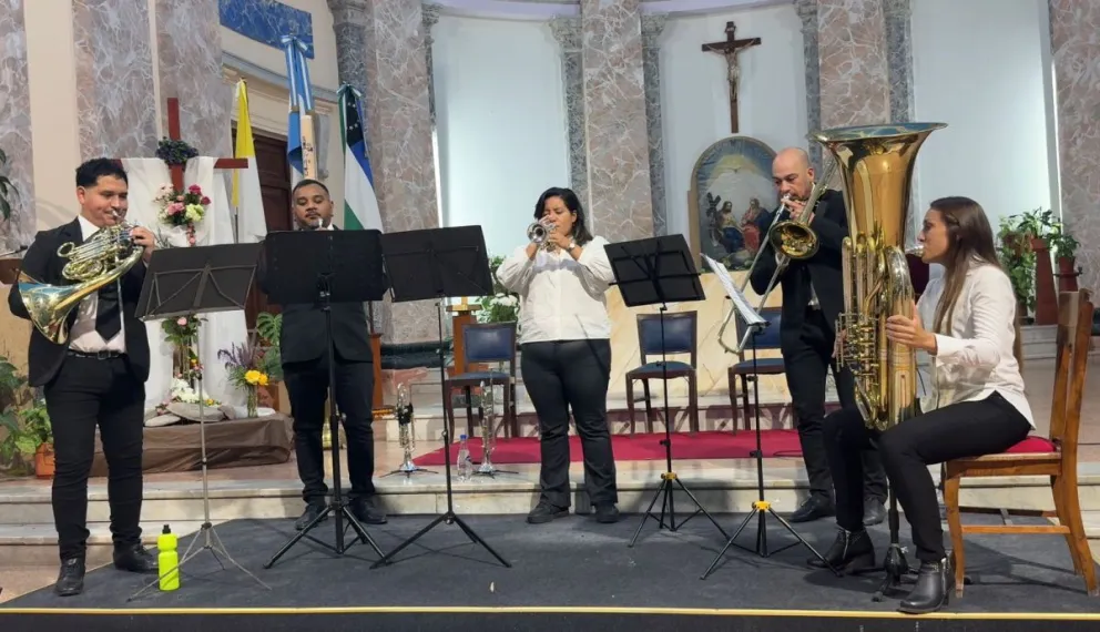 Exigente repertorio pero con una precisión técnica que se agradeció en la Catedral de Viedma. Fotos NoticiasNet. 