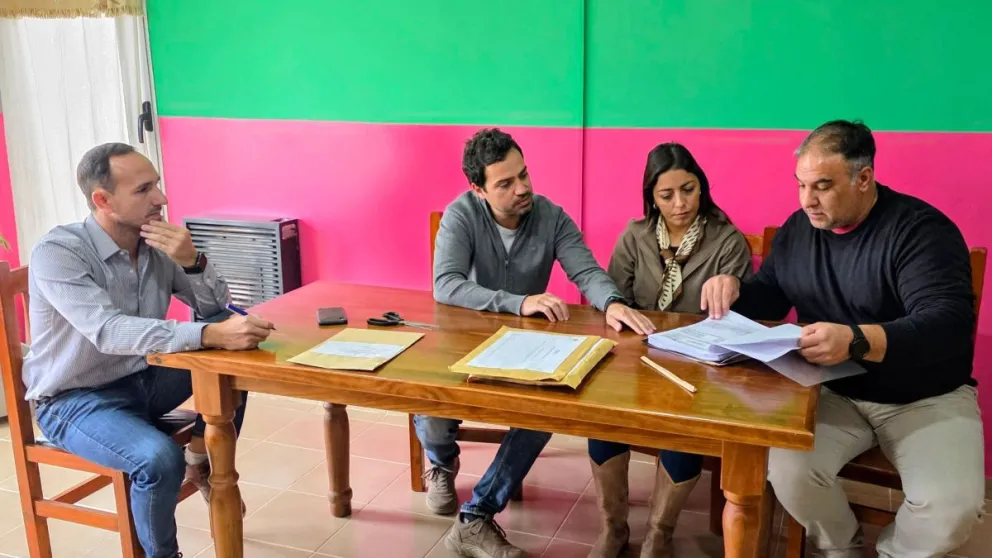 La apertura de sobres marca el inicio de una etapa de modernización que impactará directamente en las chacras locales. Foto: Gentileza.