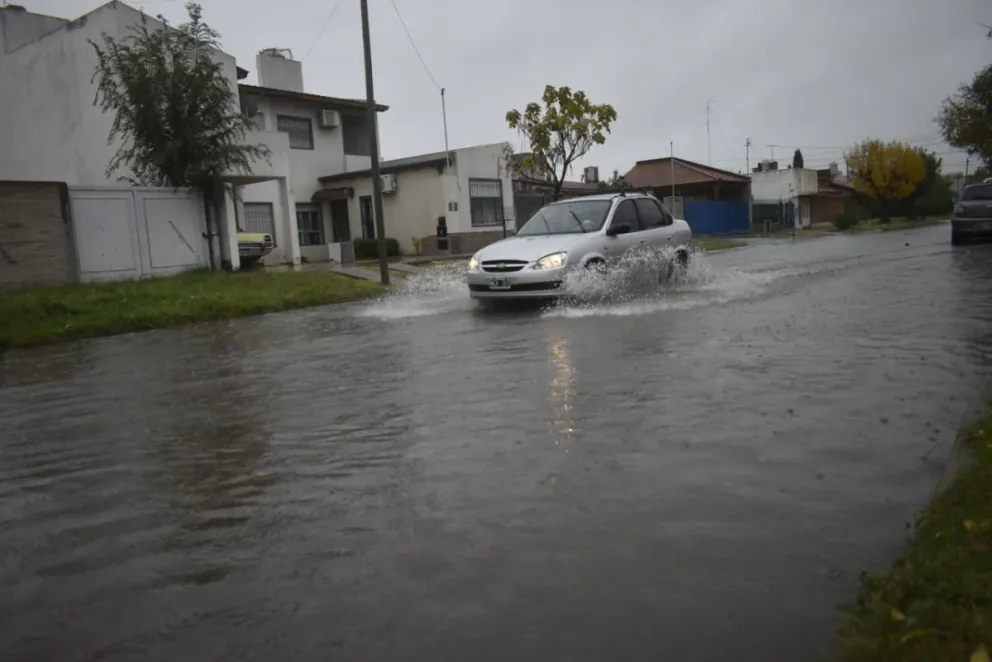 Tanto el Servicio Meteorológico Nacional como la Autoridad Interjurisdiccional de Cuencas prevén condiciones adversas hasta el domingo. Foto Vanesa Schwemmler.
