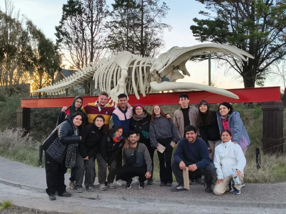 Alumnos de la Licenciatura en Ciencias del Ambiente llevaron adelante relevamientos, entrevistas y encuestas en Puerto Madryn y el Área Protegida Municipal El Doradillo. Foto: Gentileza Andrea Tombari. 