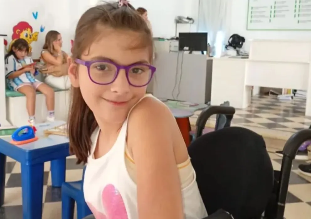 Tiene parálisis cerebral y sufre dolores constantes por una luxación bilateral de caderas. Foto autorizada por Mariela Zapata, abuela materna. 