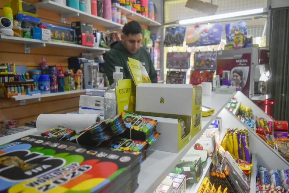 El rubro de ventas de productos alimenticios, como kioscos, sigue siendo el líder en el mapa mercantil en Viedma. Foto Vanesa Schwemmler NoticiasNet. 
