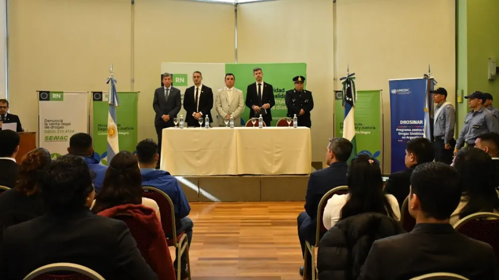 Paralelamente al congreso, se desarrollarán jornadas intensivas de capacitación destinadas a las fuerzas de seguridad provinciales (áreas de toxicomanía y unidades especiales) y federales. Foto: Gobierno de Río Negro.