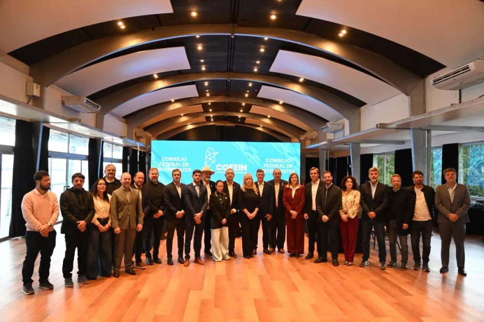Más de 30 ciudades reclamaron al Gobierno Nacional por fondos para transporte, educación, discapacidad y obras esenciales. Foto: Municipalidad de Viedma.
