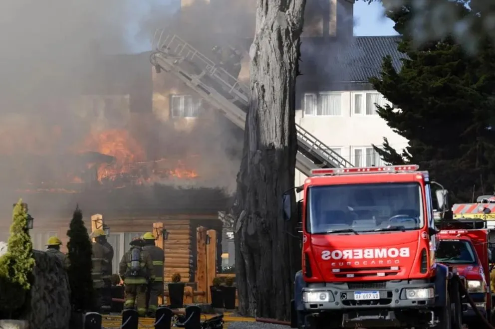El incendio se desató por una quema que se salió de control producto del viento. Foto: Euge Neme