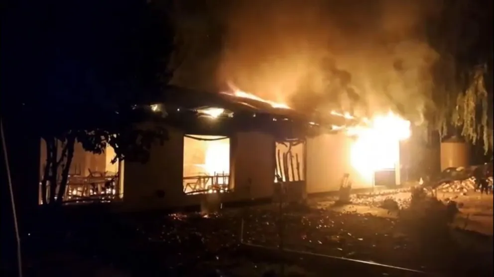 El salón destruido no solo funcionaba como comedor diario, sino que era el corazón operativo de la institución afectando la actividad diaria. Foto gentileza.
