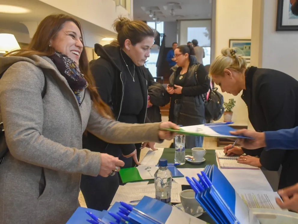 Un evento destinado a salvar vidas con una fuerte apuesta que hace la provincia de Río Negro, se desarrolló en un hotel de la costanera viedmense. Son 280 las personas que necesitan de un riñón. Fotos: Vanesa Schwemmler para NoticiasNet.