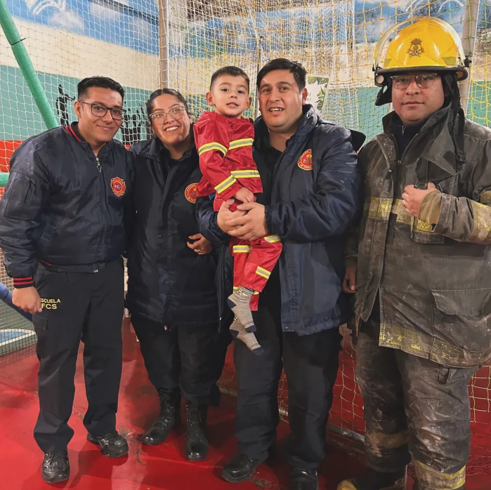Al llegar al lugar, Valentín los esperaba emocionado para ser parte del festejo, con piñata, fotos y abrazos. Foto: Gentileza para NoticiasNet.