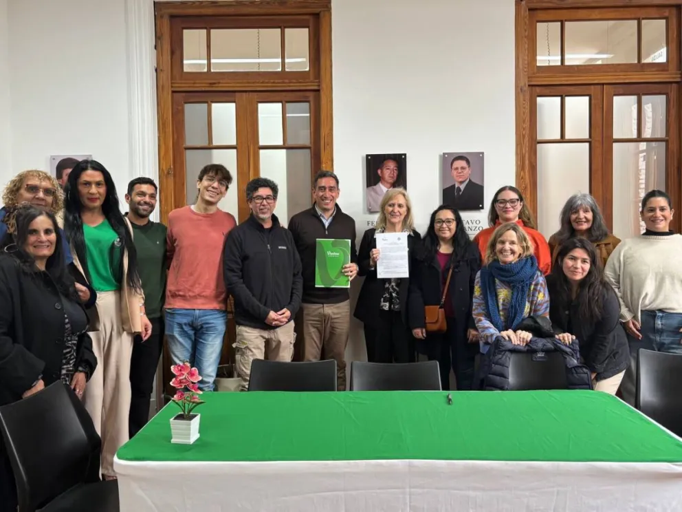 Están dirigidas a trabajadores municipales y a la comunidad, en el marco de la consolidación de la capital rionegrina como Ciudad Estudiantil Universitaria. Foto: Municipalidad de Viedma. 
