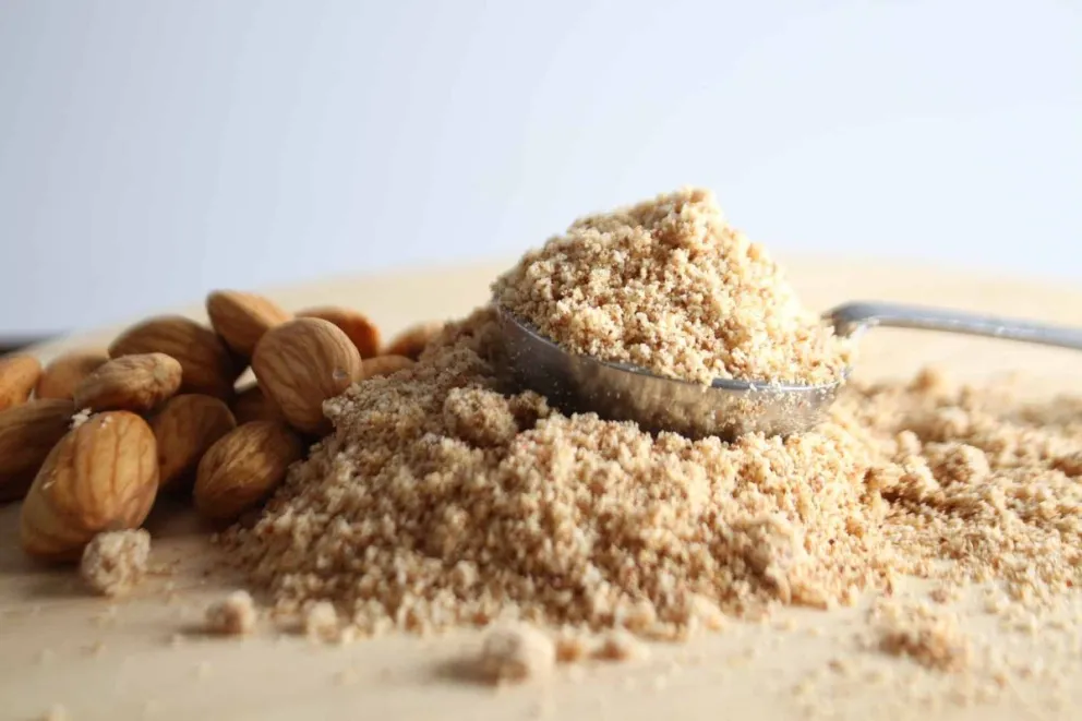 El polvo de almendras es clave en la alimentación saludable, pero su alto costo lo convirtió en el blanco perfecto de las estafas comerciales. Foto archivo.