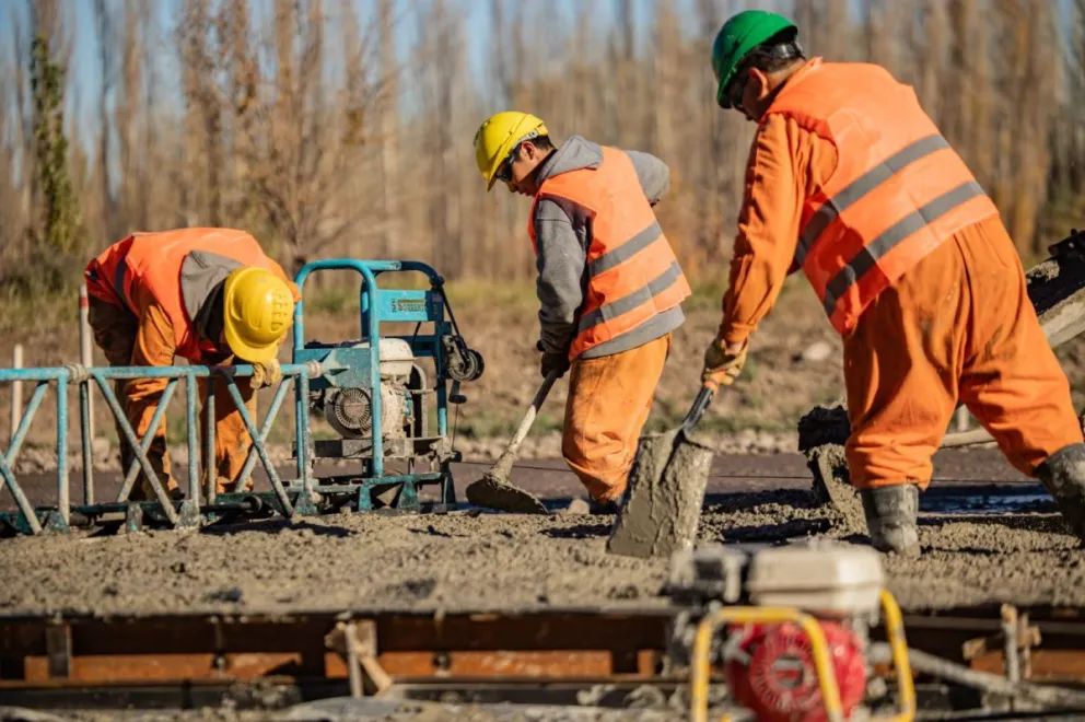 La decisión apunta a que ese camino sea más simple, más ordenado y con mejores condiciones para el sector productivo. Foto: Gobierno de Río Negro.

