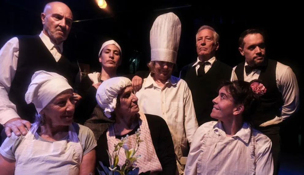 El Taller de Teatro para Jóvenes y Adultos de El Tubo presenta el reestreno de "Babilonia", clásica obra de Armando Discépolo. Foto: Prensa El Tubo.