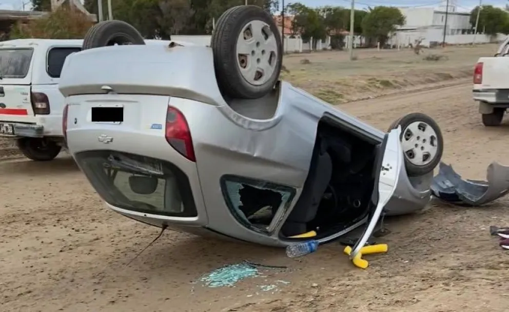 Así quedó el auto accidentado en San Antonio Oeste. 