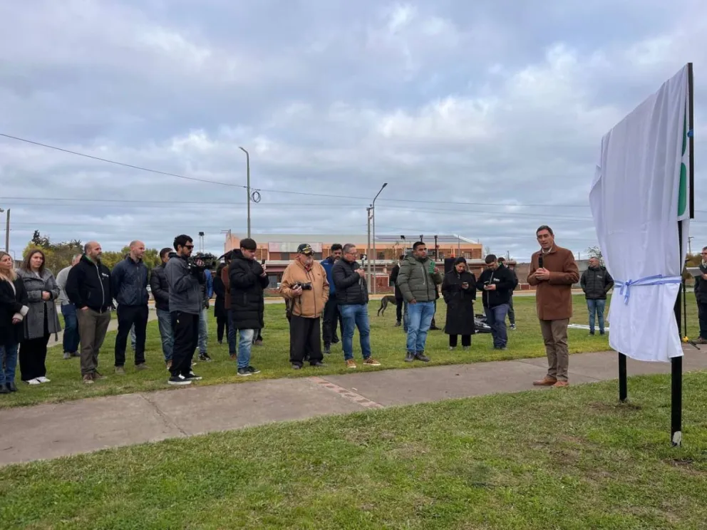 El intendente se refirió a los desafíos actuales de la comunicación, valoró el trabajo de los medios locales y sostuvo que los espacios públicos pueden convertirse en ámbitos de diálogo y participación ciudadana. Foto: Gentileza.