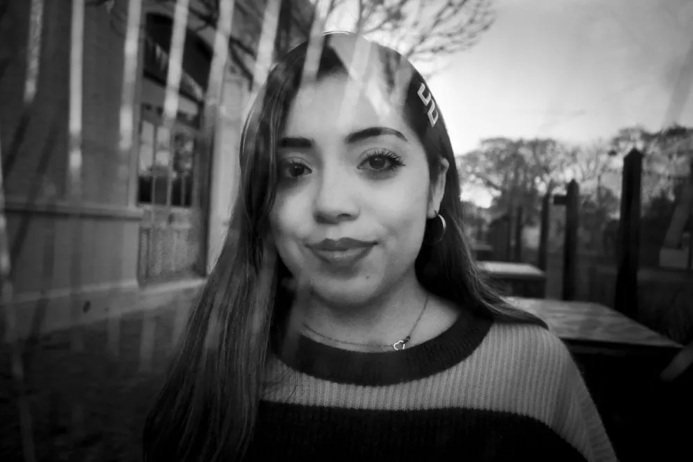 "Para las próximas canciones vamos a experimentar un poco con otras cosas", adelantó la joven artista .Fotos: Vanesa Schwemmler para NoticiasNet.